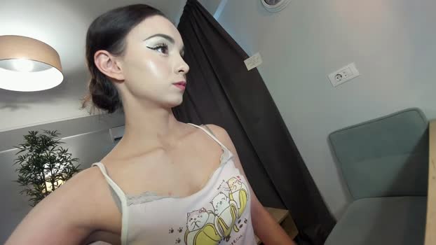ehotlovea Female Chaturbate 11-07-2025