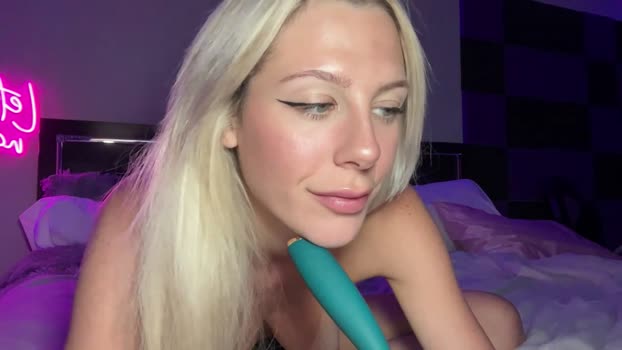 okdestiny Female Chaturbate 17-07-2025