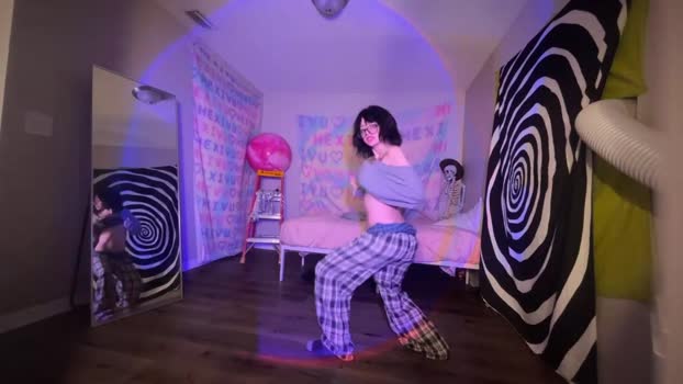 hexivu Female Chaturbate 24-07-2025