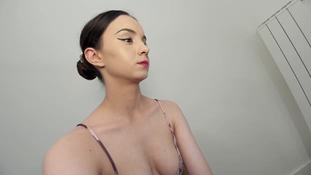 ehotlovea Female Chaturbate 21-08-2025