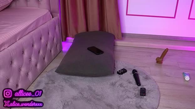 vanessasimon Female Chaturbate 23-08-2025