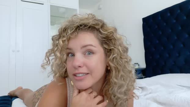 theislandgirl Female Chaturbate 25-08-2025