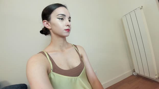 ehotlovea Female Chaturbate 27-08-2025
