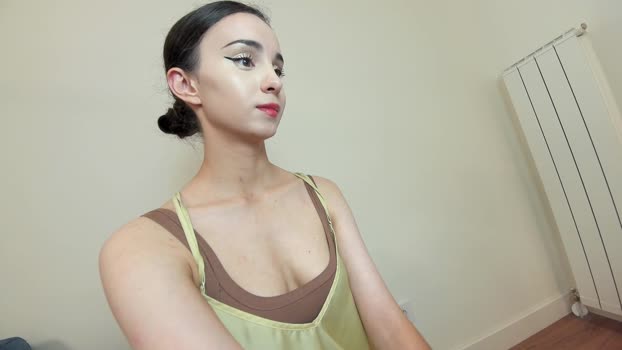 ehotlovea Female Chaturbate 27-08-2025