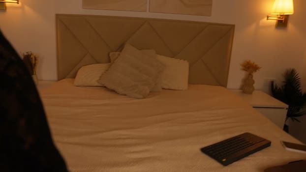 funny_to_see_you_here Female Chaturbate 27-08-2025
