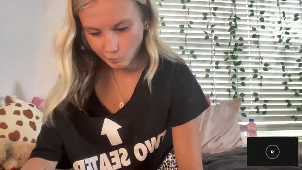 fitbadonk Female Chaturbate 31-08-2025