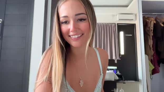 luvlivvyy Female Chaturbate 05-09-2025