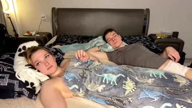 julielourens Couple Chaturbate 17-09-2025