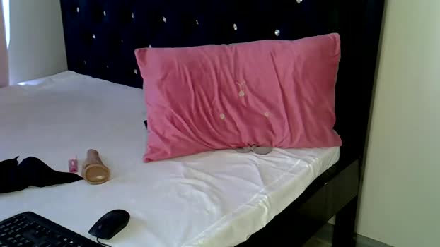 petite_bunnny Female Chaturbate 17-09-2025