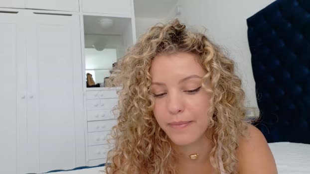 theislandgirl Female Chaturbate 22-09-2025