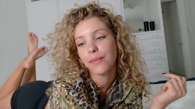 theislandgirl Female Chaturbate 01-10-2025