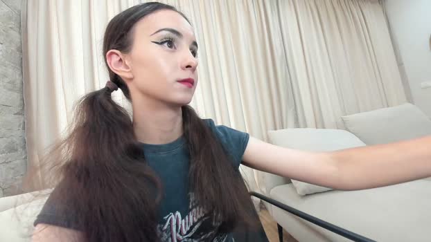 ehotlovea Female Chaturbate 22-10-2025