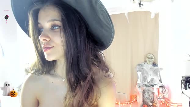 babyaylin Female Chaturbate 31-10-2025