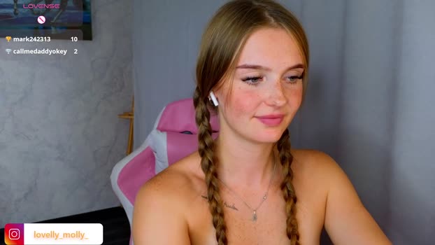 lovelly_molly Female Chaturbate 06-11-2025