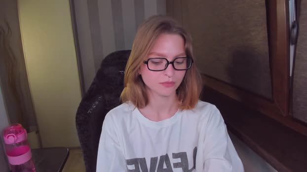 mollydangerous Female Chaturbate 10-11-2025