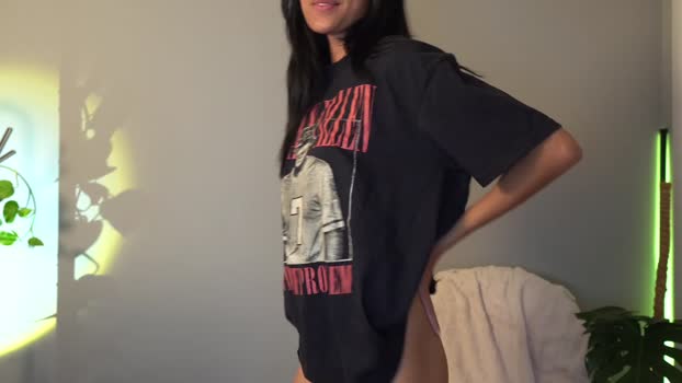 littlemiss_kira Female Chaturbate 16-11-2025