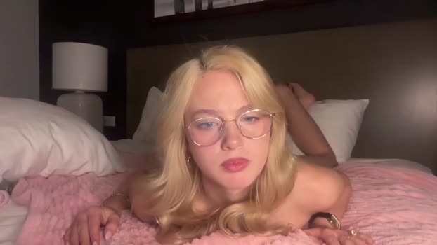 vixenvictoriaa Female Chaturbate 17-11-2025