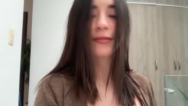 emyii Female Chaturbate 26-11-2025