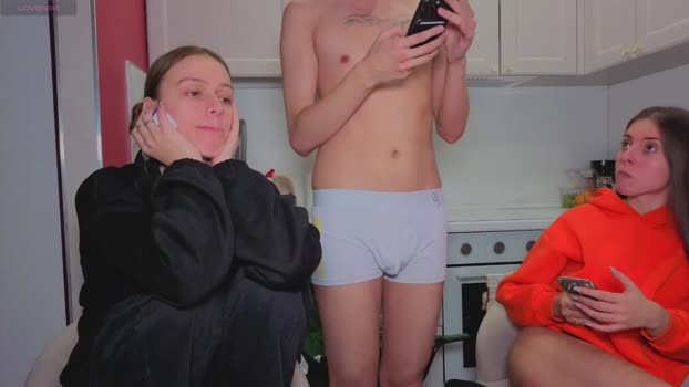 ihavepaws33 Couple Chaturbate 01-12-2025