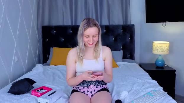 tinasiner Female Chaturbate 30-11-2025