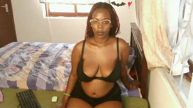thickiie Female Chaturbate 06-12-2025