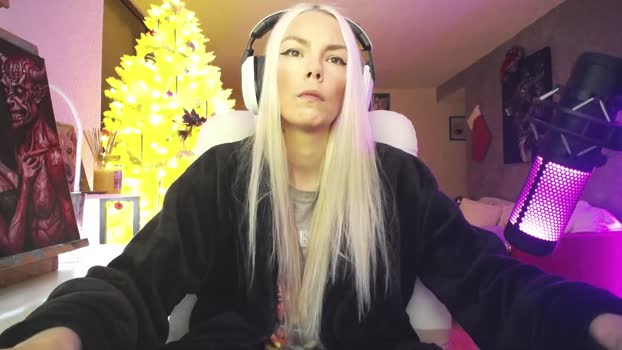 tinykylie Female Chaturbate 09-12-2025