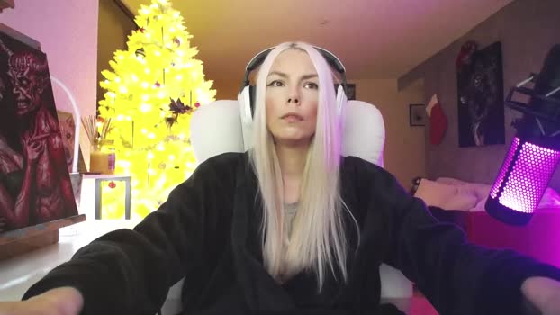 tinykylie Female Chaturbate 09-12-2025
