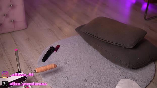vanessasimon Female Chaturbate 11-12-2025