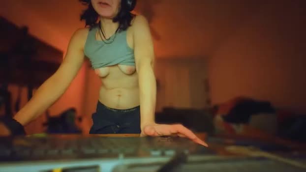 tomboy_titties Female Chaturbate 15-12-2025