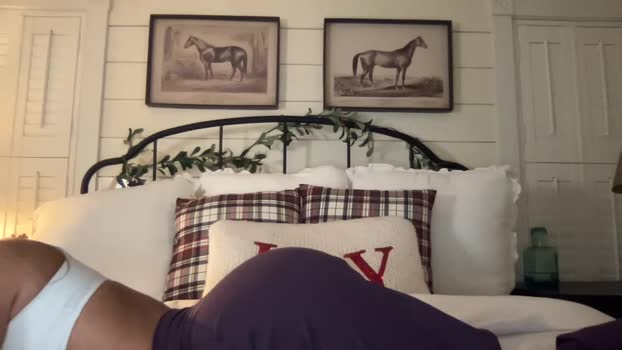 carlybora Female Chaturbate 16-12-2025