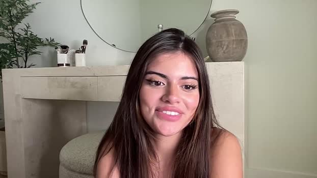 poutyselena Female Chaturbate 18-12-2025