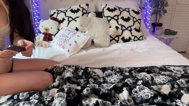 willoww888 Female Chaturbate 17-12-2025