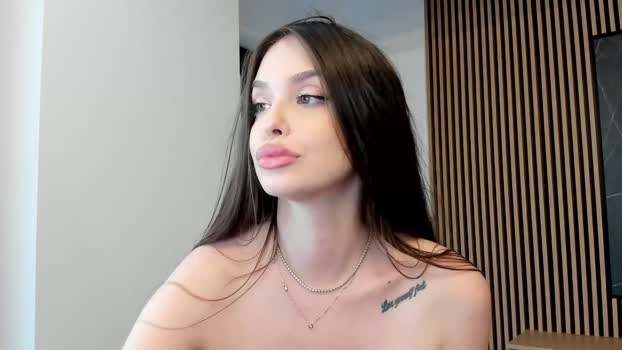 devyale Female Chaturbate 19-12-2025