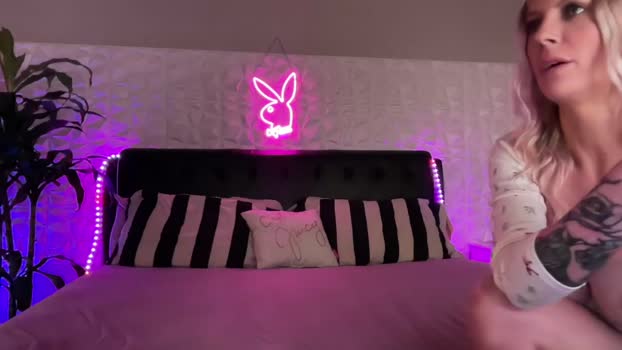 ari_02 Female Chaturbate 24-12-2025