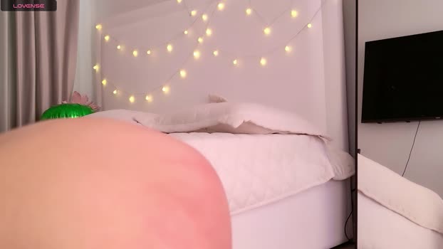 tinyangelxx Female Chaturbate 27-12-2025