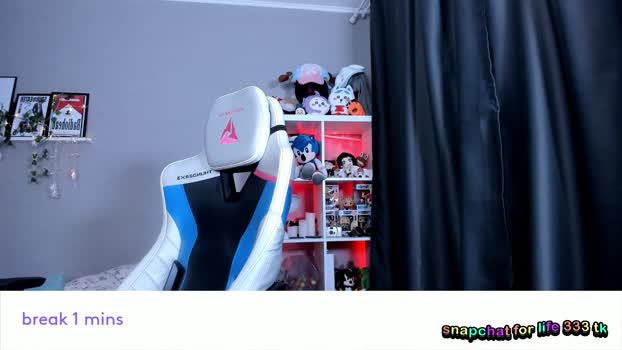 vivian_qwerty Female Chaturbate 27-12-2025