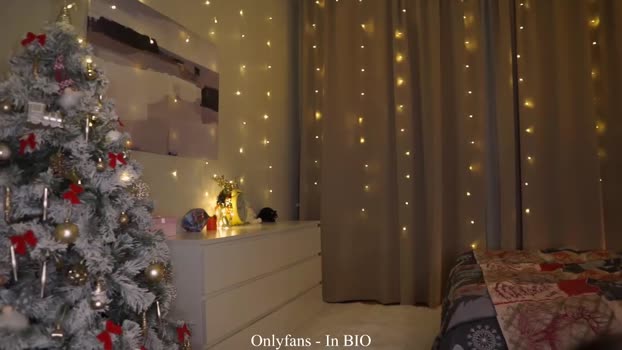 falinecrosthwaite Female Chaturbate 29-12-2025