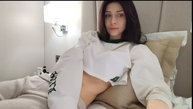 milla_bella Female Chaturbate 29-12-2025