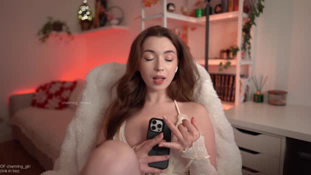 charming_girls Female Chaturbate 19-01-2026