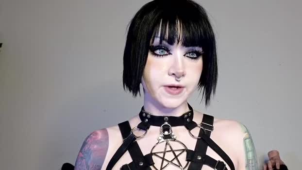 ivey_strigoi Female Chaturbate 21-01-2026