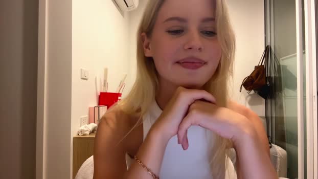 laraineprada Female Chaturbate 31-01-2026