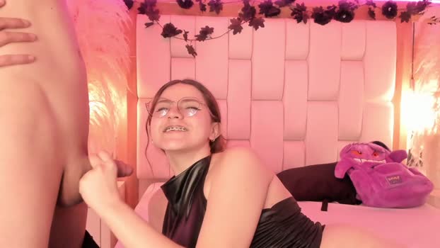 daphne_and_roger Couple Chaturbate 02-02-2026