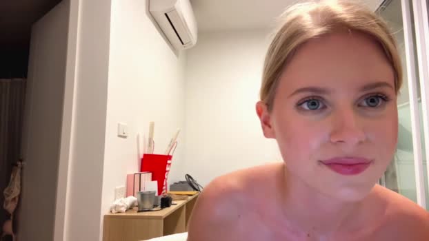laraineprada Female Chaturbate 03-02-2026