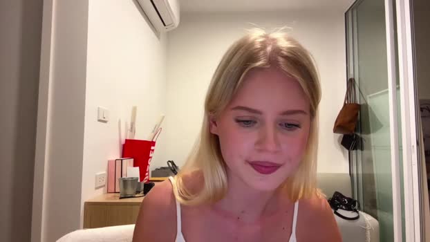 laraineprada Female Chaturbate 05-02-2026