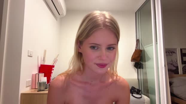 laraineprada Female Chaturbate 06-02-2026