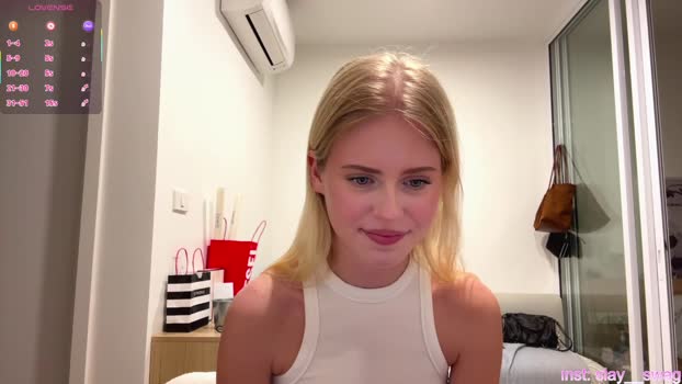 laraineprada Female Chaturbate 16-02-2026