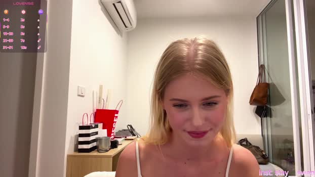 laraineprada Female Chaturbate 17-02-2026