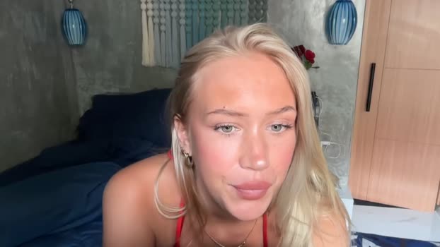 livslifee Female Chaturbate 19-02-2026