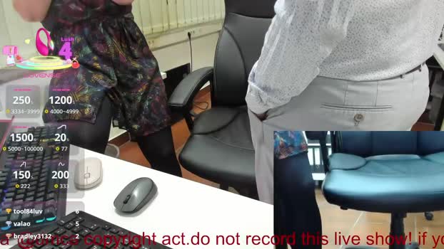 milf_viktoria Couple Chaturbate 18-02-2026