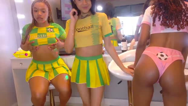 petitestrawberry18 Couple Chaturbate 25-02-2026